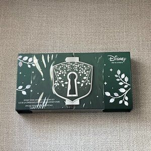 Disney Visa Cardmember Exclusive Disney Store Opening Ceremony Key – Special Edi